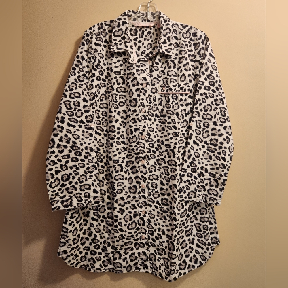Victoria's Secret Black and White Leopard Print Sleepshirt